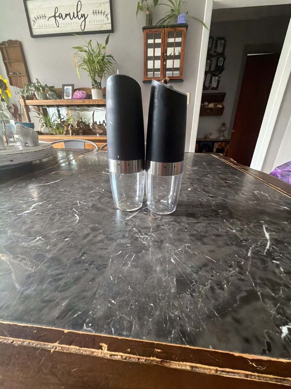 Adrinfly 9 oz. Automatic Electric Salt Pepper Grinder Shakers